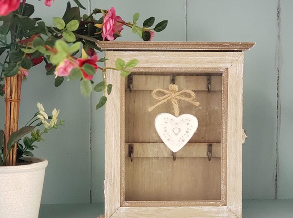 Inicio caja llaves con flores madera